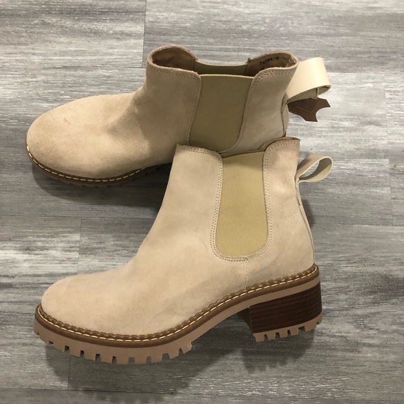 Bertuchi Shoes - Bertuchi Chelsea Lug Sole Tan Leather Boots Made in Spain Women Size 40 Size 9